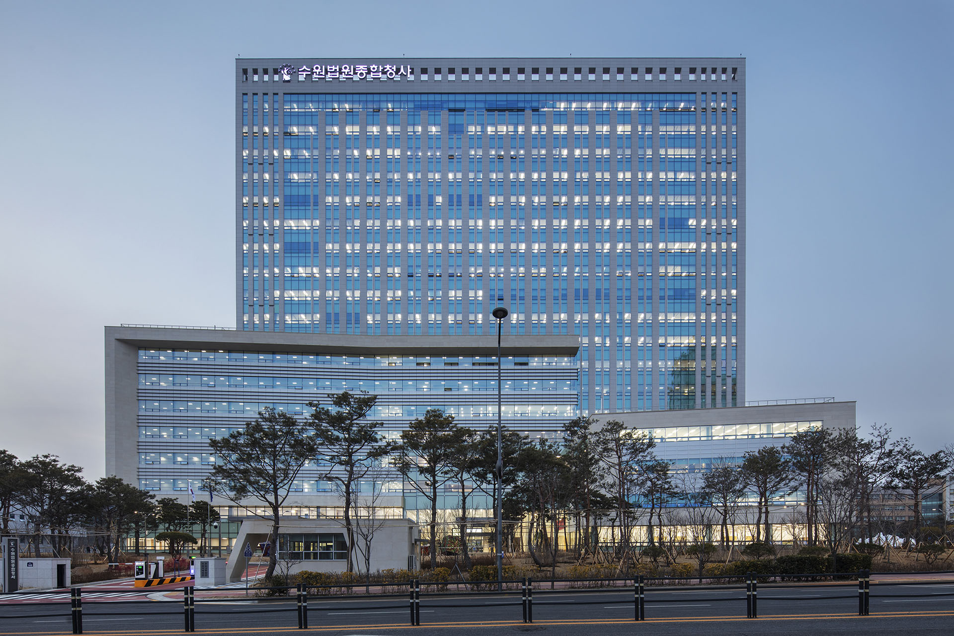 법무법인정서 수원사무소 근처 수원법원종합청사